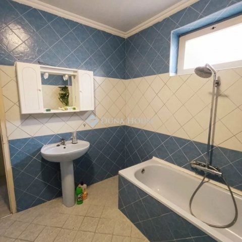 Eladó családi ház, Sándorfalván 110 M Ft, 4 szobás