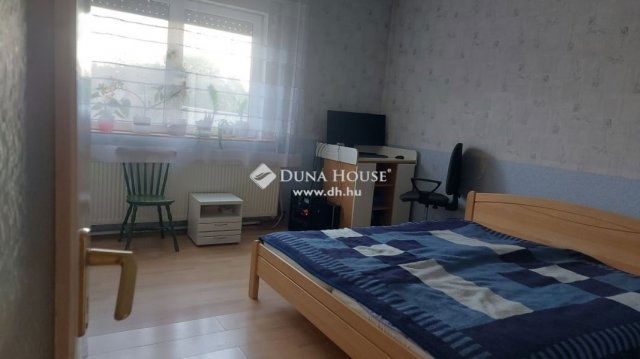 Eladó családi ház, Turán 45 M Ft, 3 szobás
