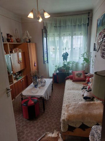 Eladó családi ház, Göllén 15.9 M Ft, 3 szobás
