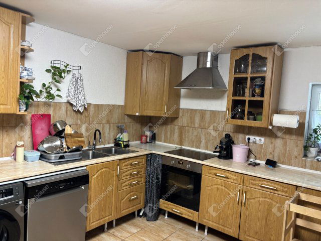 Eladó családi ház, Romándon 52.9 M Ft, 3 szobás