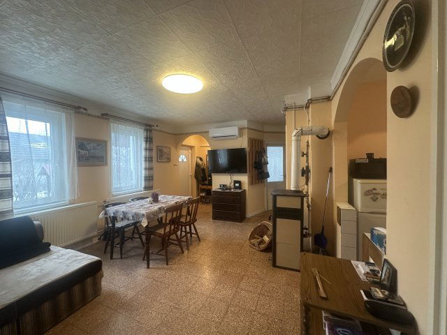 Eladó családi ház, Tikoson 34.9 M Ft, 4 szobás