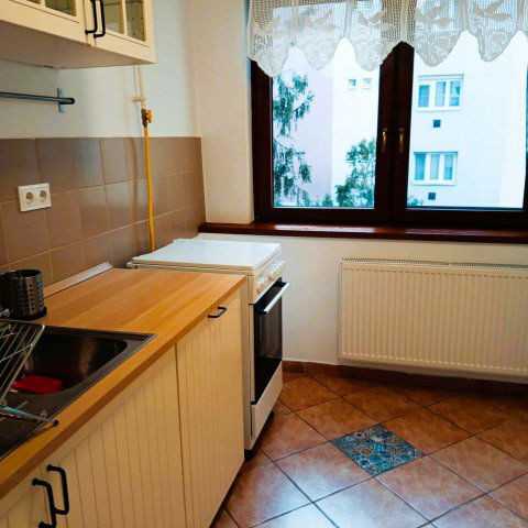 Kiadó téglalakás, albérlet, Szolnokon 120 E Ft / hó, 2 szobás