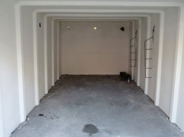 Eladó garázs, Székesfehérvárott, Palotai úton 10.2 M Ft