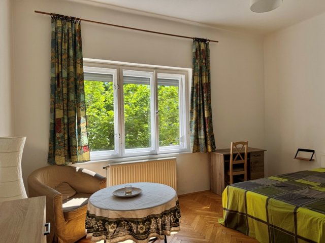 Kiadó téglalakás, albérlet, Pécsett, Igló utcában, 1 szobás