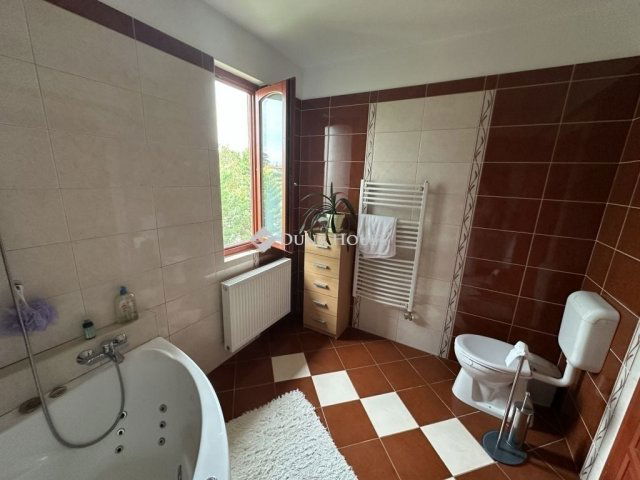 Eladó családi ház, Kecskeméten 108 M Ft, 4 szobás