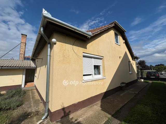 Eladó családi ház, Szorgalmatoson 29 M Ft, 3+2 szobás