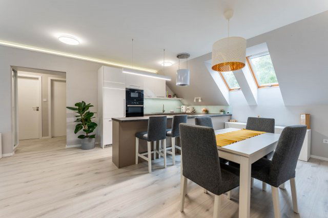 Eladó téglalakás, Székesfehérvárott, Mikszáth Kálmán utcában