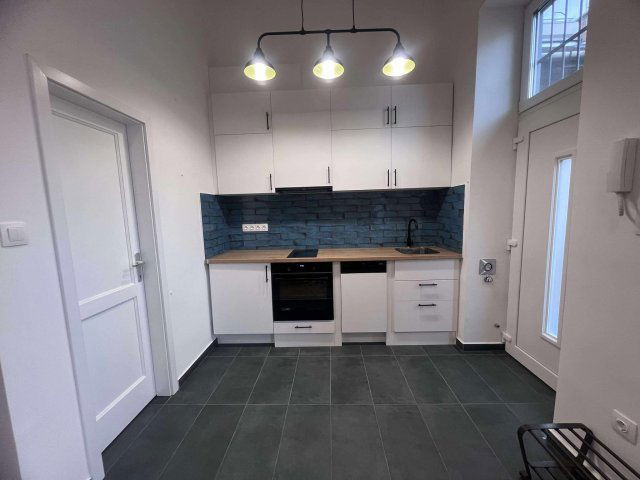 Kiadó téglalakás, albérlet, VII. kerületben, Dob utcában