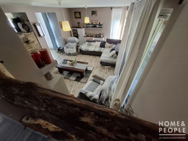 Eladó családi ház, Domaszéken 174.9 M Ft, 5 szobás