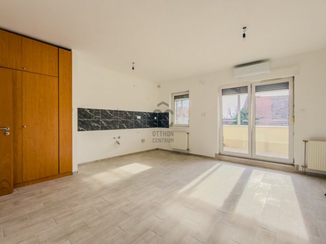 Eladó téglalakás, Siófokon 81 M Ft, 3 szobás