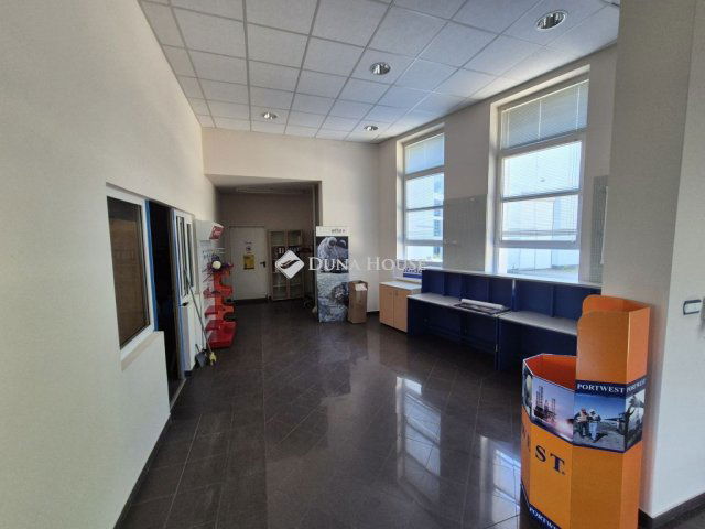 Kiadó ipari ingatlan, Tatabányán 1200 E Ft / hó