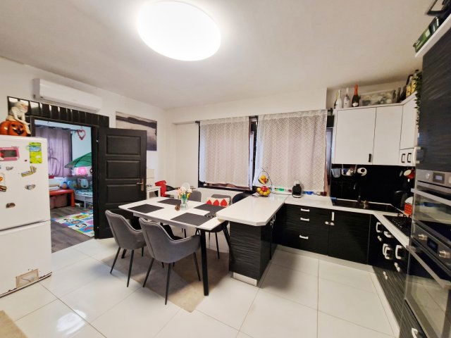 Eladó családi ház, Szigetszentmiklóson 69 M Ft, 6 szobás