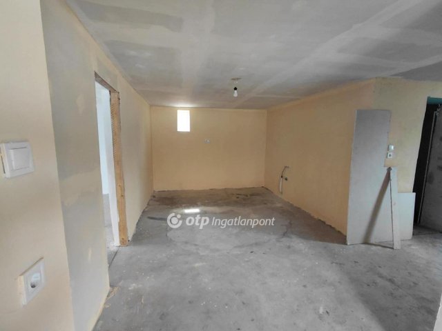 Eladó családi ház, Hatvanban 27 M Ft, 2+1 szobás