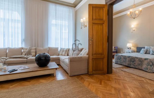 Kiadó téglalakás, albérlet, Budapesten, V. kerületben, 4 szobás