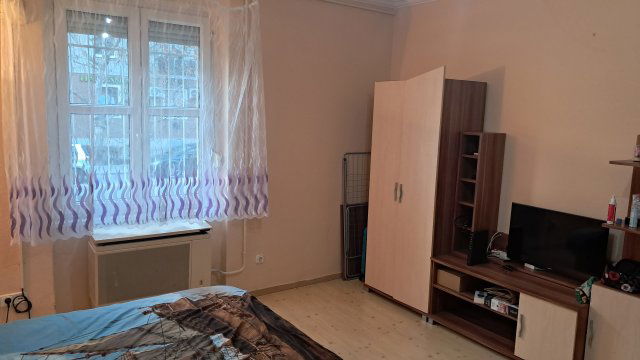 Kiadó téglalakás, albérlet, Szolnokon 120 E Ft / hó, 1 szobás