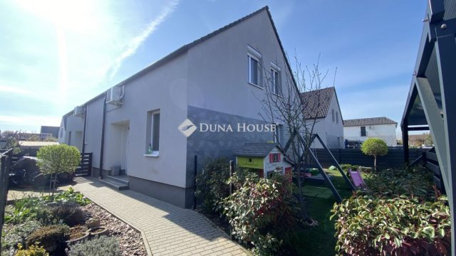 Eladó ikerház, Üllőn 110 M Ft, 4 szobás / költözzbe.hu