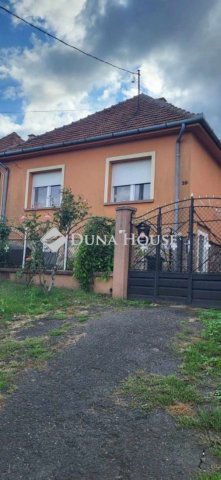Eladó családi ház, Vácegresen 69.9 M Ft, 5 szobás