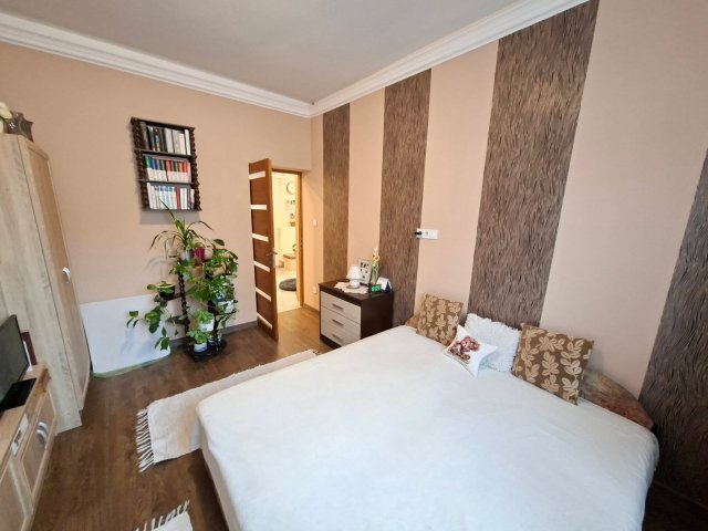 Eladó családi ház, Budapesten, XV. kerületben 79.9 M Ft