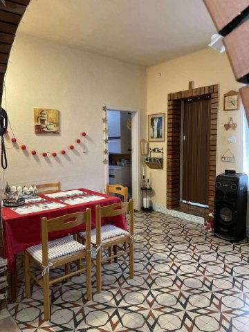 Eladó családi ház, Pilisvörösváron 87.9 M Ft, 1+2 szobás