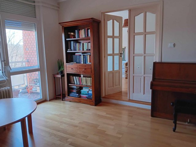 Eladó téglalakás, Szegeden 75 M Ft, 3 szobás