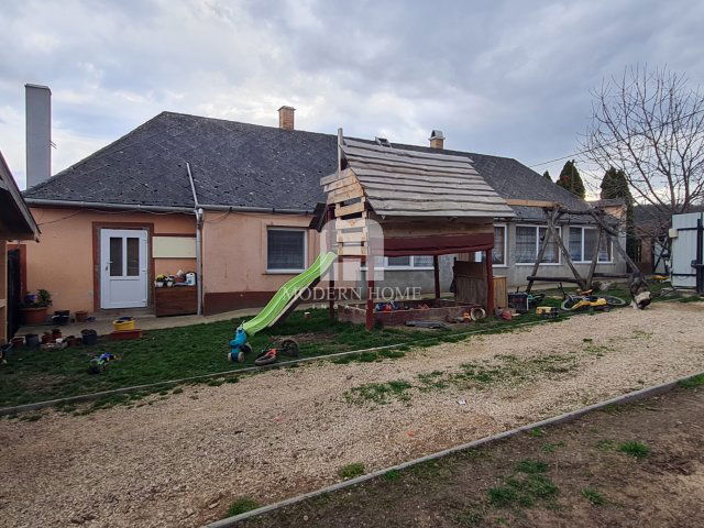 Eladó családi ház, Csákváron 38.8 M Ft, 3 szobás