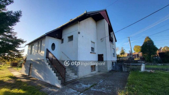 Eladó családi ház, Zalahalápon 59.5 M Ft, 4 szobás