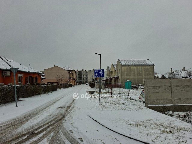 Eladó téglalakás, Monoron 99.263 M Ft, 4 szobás