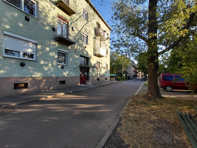 Eladó téglalakás, Gyöngyösön 28.7 M Ft, 1 szobás