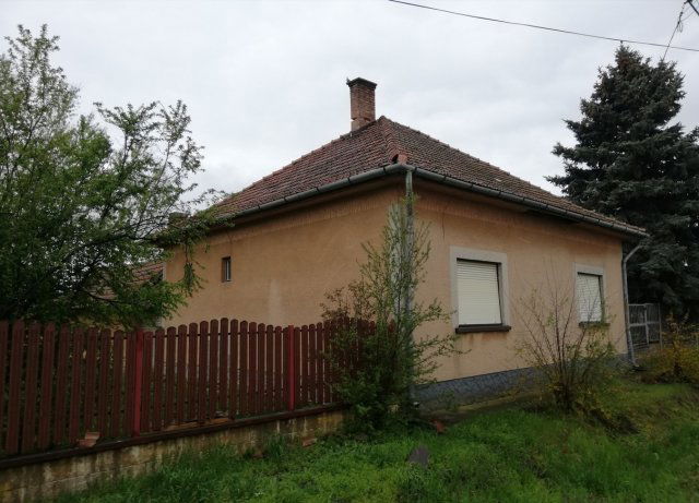 Eladó családi ház, Orosházán 5.8 M Ft, 1+1 szobás