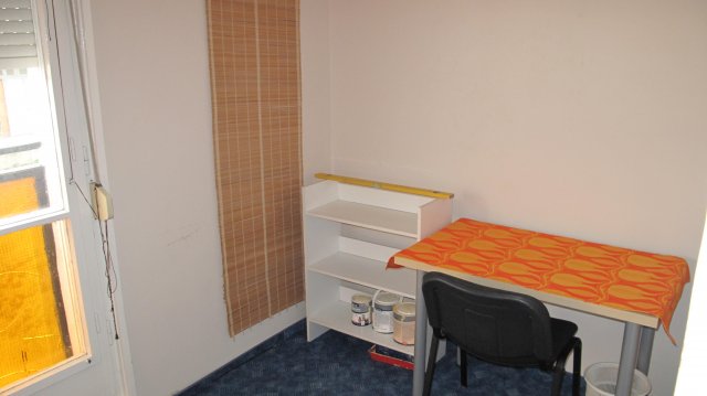 Kiadó panellakás, albérlet, Pécsett, Szigeti úton 160 E Ft / hó