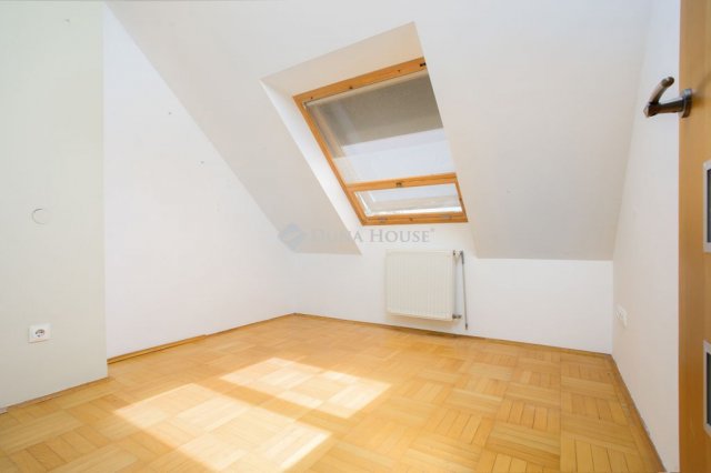 Eladó téglalakás, Győrött 51.49 M Ft, 3 szobás