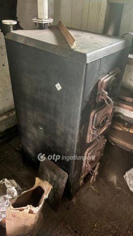 Eladó családi ház, Pápán 25.9 M Ft, 3 szobás