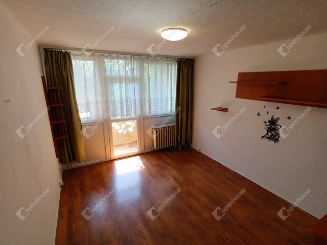Eladó panellakás, Szegeden 44.98 M Ft, 2 szobás
