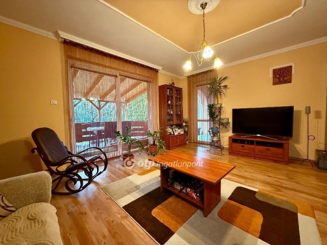 Eladó családi ház, Tiszaújvárosban 89.9 M Ft, 4 szobás