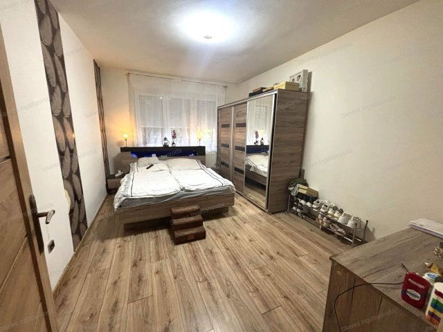 Eladó családi ház, Tatán 120 M Ft, 5 szobás