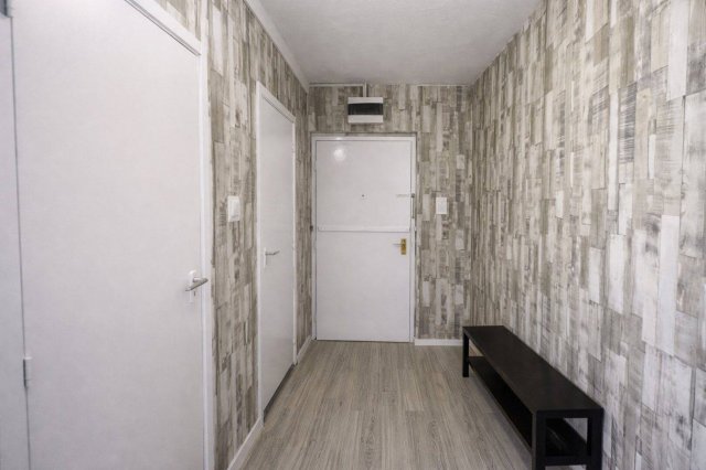 Eladó panellakás, Oroszlányban 31.9 M Ft, 2 szobás