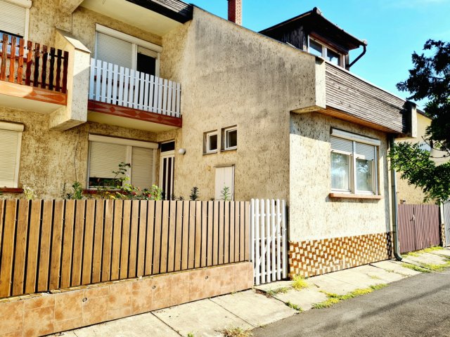 Eladó ikerház, Békéscsabán 49 M Ft, 4 szobás