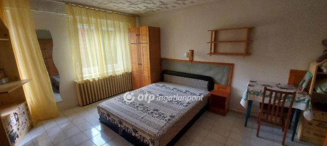 Eladó családi ház, Egerben 99 M Ft, 6 szobás