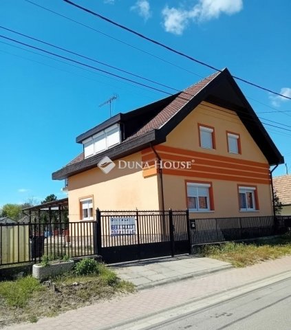 Eladó családi ház, Őrbottyánban 124.9 M Ft, 7 szobás