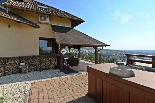 Eladó ikerház, Pécsett 179 M Ft, 4 szobás / költözzbe.hu