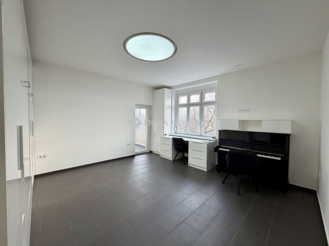 Eladó téglalakás, Budapesten, XIII. kerületben 75 M Ft, 1 szobás