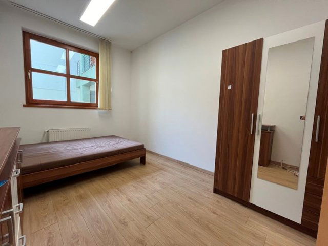 Kiadó téglalakás, albérlet, Pécsett 200 E Ft / hó, 2 szobás