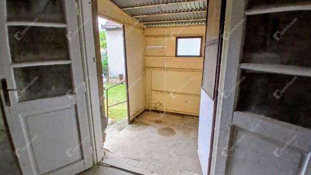 Eladó családi ház, Söjtörön 10.9 M Ft, 2 szobás