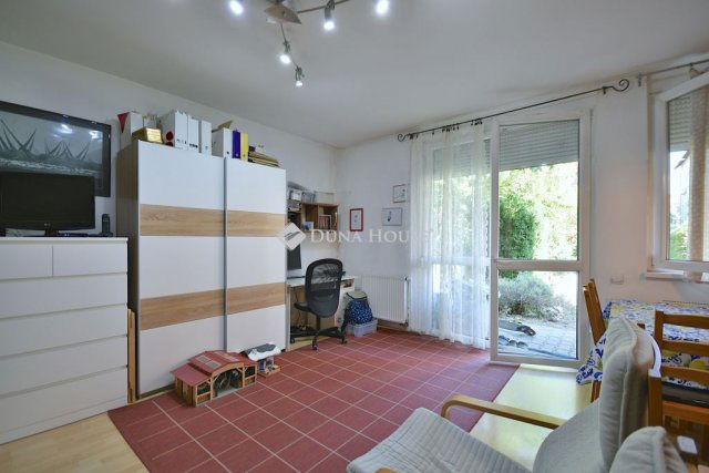 Eladó téglalakás, Budapesten, XIV. kerületben, Komócsy utcában