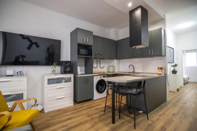 Eladó téglalakás, Budapesten, VII. kerületben 71.9 M Ft