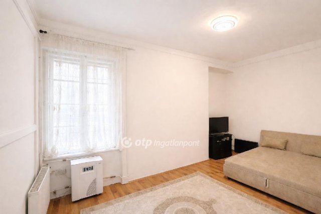 Eladó téglalakás, Budapesten, VIII. kerületben 66.2 M Ft