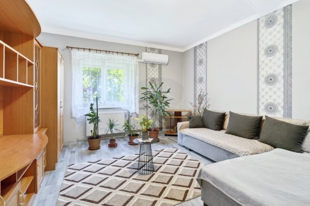 Eladó téglalakás, Oroszlányban 28 M Ft, 2 szobás