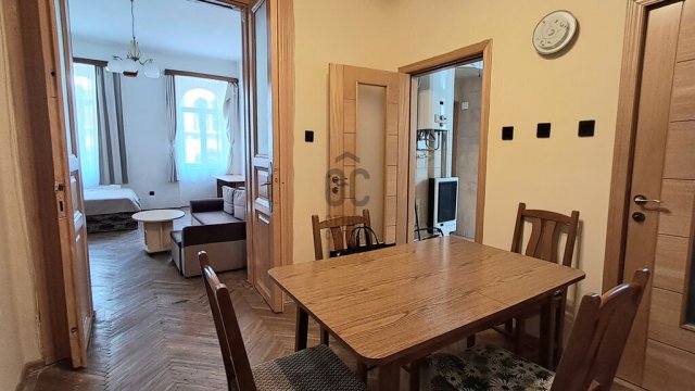 Eladó téglalakás, Budapesten, VI. kerületben 98 M Ft, 2 szobás