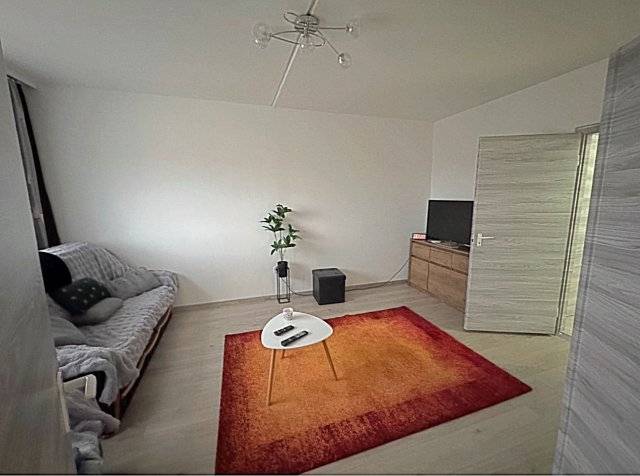 Eladó panellakás, Tiszaújvárosban 33.5 M Ft, 2+1 szobás