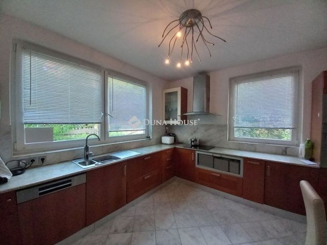 Eladó téglalakás, Budapesten, II. kerületben 285 M Ft, 5 szobás